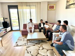 Kaymakamımız Sayın Mehmet MARAŞLI, 15 Temmuz şehidimiz Özel Harekat Polisi Demet SEZEN'in eşi Hakan SEZEN ve ailesini ziyaret etti.