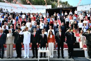 19 Mayıs Atatürk’ü Anma, Gençlik ve Spor Bayramımızın 106. yıl dönümü, Çeşme’de büyük bir gurur ve coşku ile kutlandı.